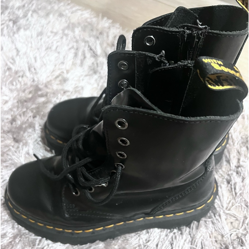 Dr. Martens Ladies 7 Great Condition